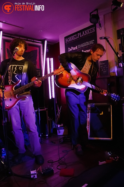 Holiday Ghosts op Sniester Festival 2024 foto