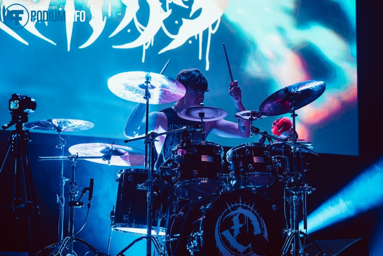 Distant op Austrian Death Machine - 24/05 - Effenaar foto