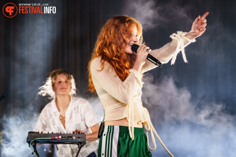 Froukje op Dauwpop 2024 foto