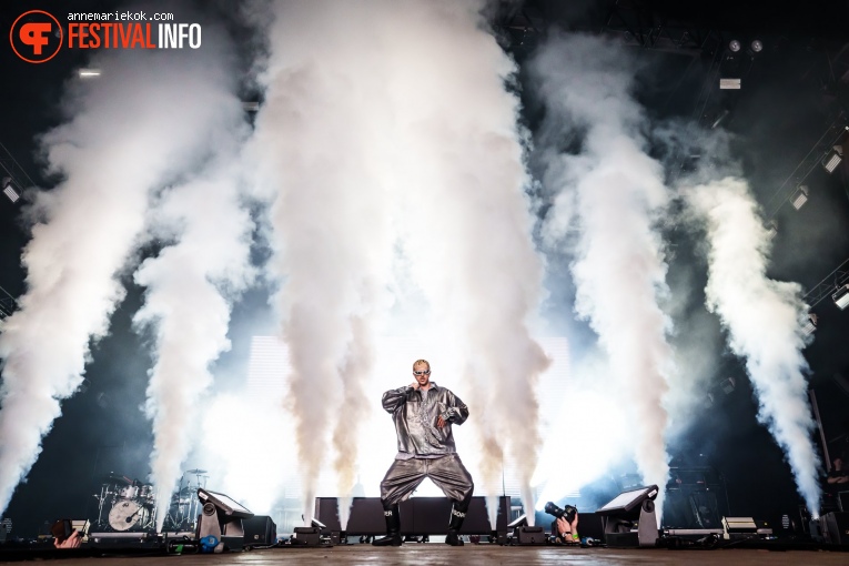 Oscar And The Wolf op Dauwpop 2024 foto