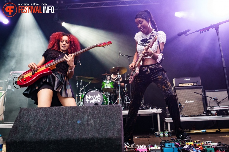 Nova Twins op Dauwpop 2024 foto