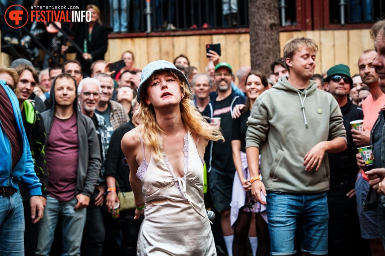 Lambrini Girls op Dauwpop 2024 foto