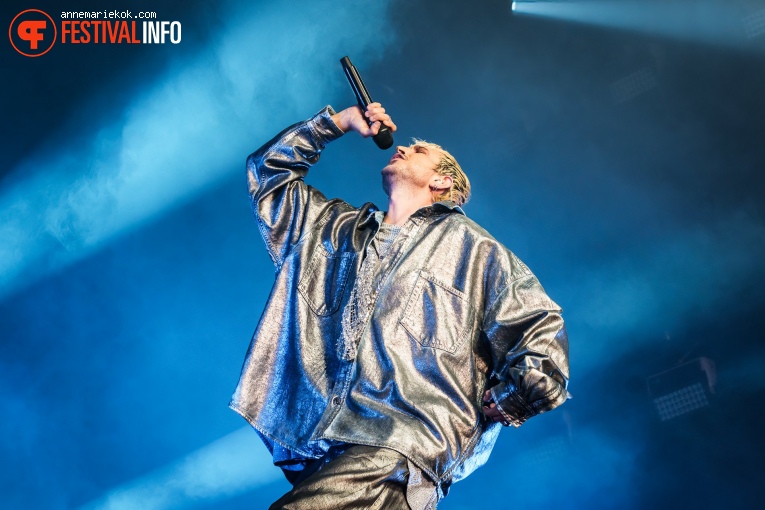 Oscar And The Wolf op Dauwpop 2024 foto