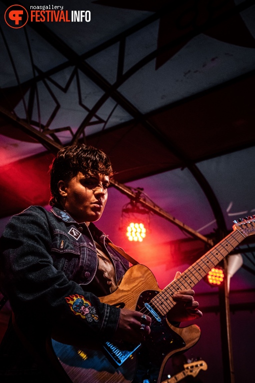 Girlband! op Dauwpop 2024 foto