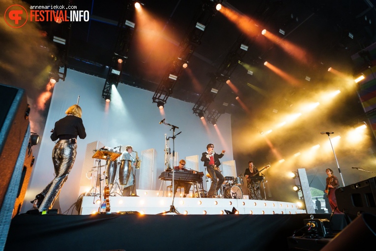 Son Mieux op Dauwpop 2024 foto