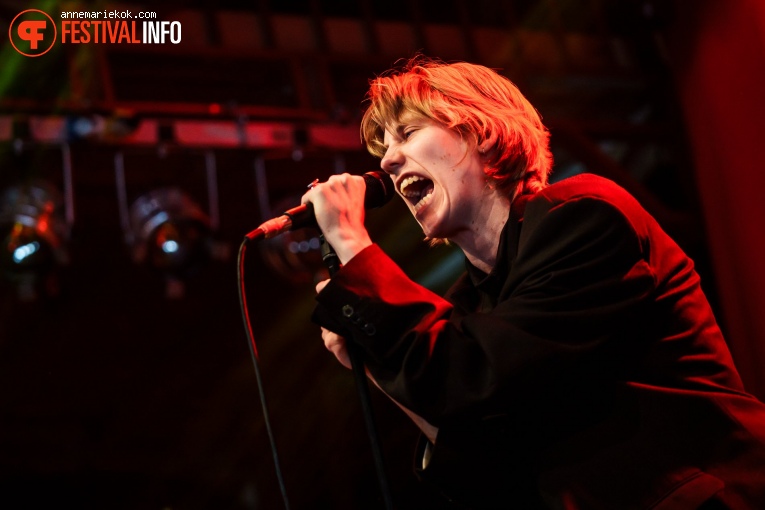 Whispering Sons op Dauwpop 2024 foto