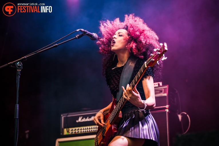 Nova Twins op Dauwpop 2024 foto