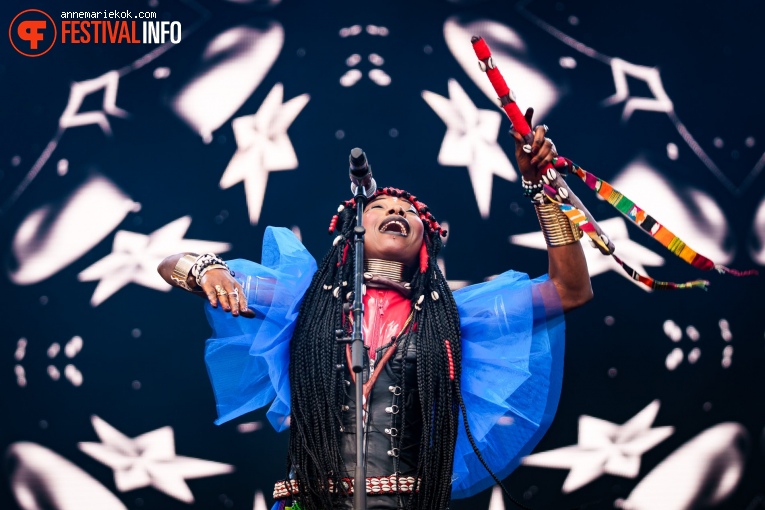 Fatoumata Diawara op Best Kept Secret 2024 - zaterdag foto