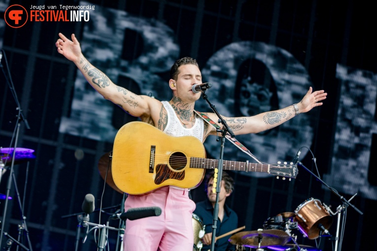 Douwe Bob op Pinkpop 2024 - Zaterdag foto