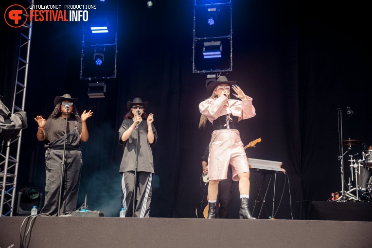 Chinchilla op Pinkpop 2024 - Zaterdag foto