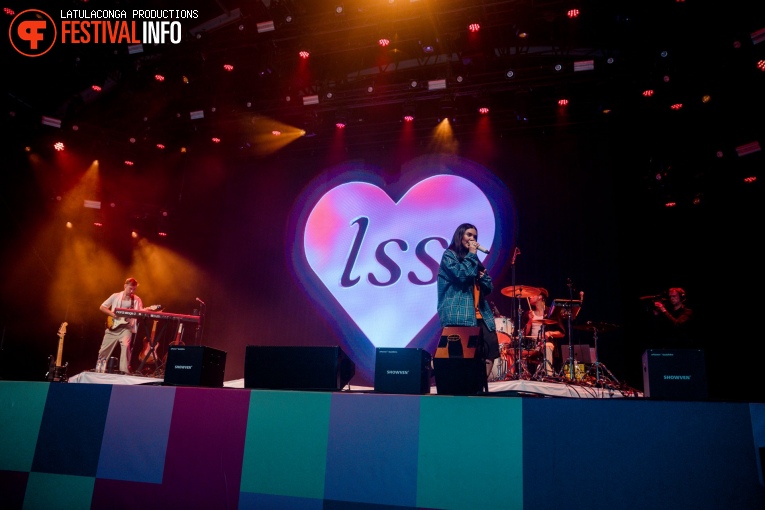 Lauren Spencer-Smith op Pinkpop 2024 - Zaterdag foto