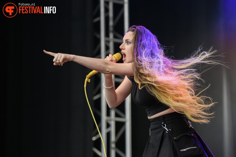 Aviva op Pinkpop 2024 - Vrijdag foto