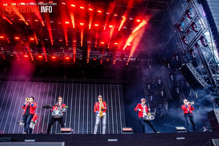 Meute op Pinkpop 2024 - Zondag foto