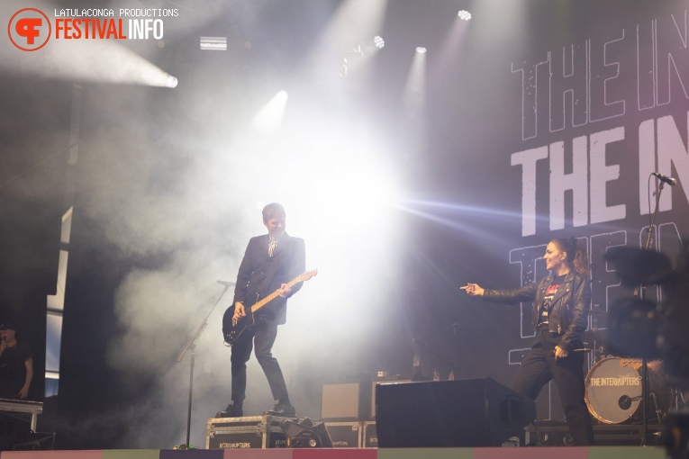 The Interrupters op Pinkpop 2024 - Zondag foto