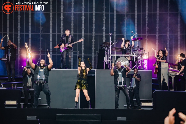 Davina Michelle op Pinkpop 2024 - Zondag foto