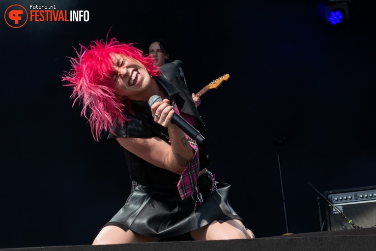 Beth McCarthy op Pinkpop 2024 - Zondag foto