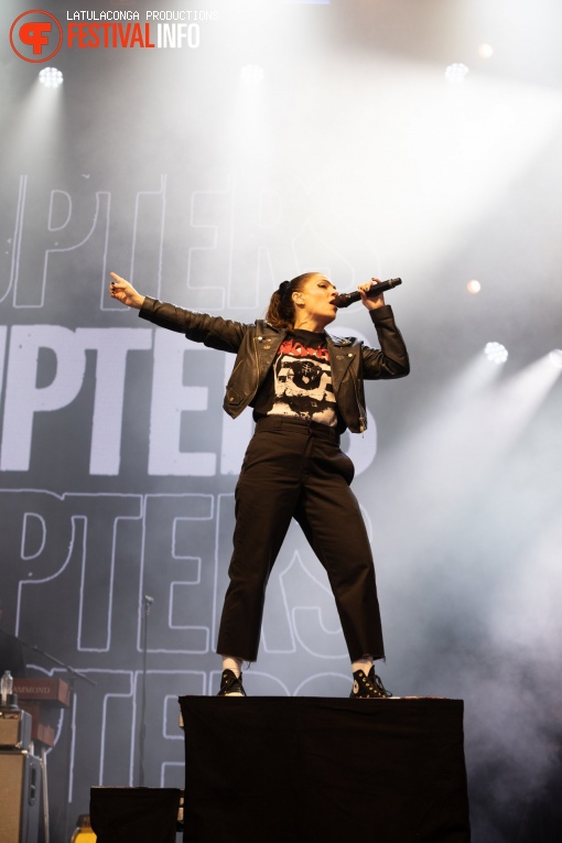 The Interrupters op Pinkpop 2024 - Zondag foto