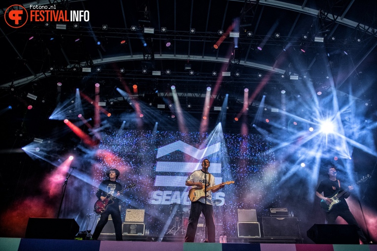 Sea Girls op Pinkpop 2024 - Zondag foto