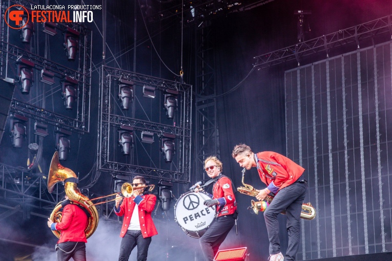 Meute op Pinkpop 2024 - Zondag foto