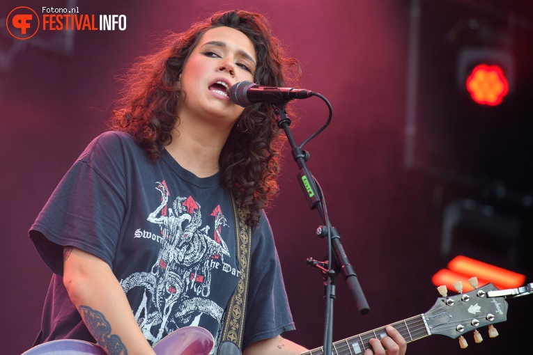 Ruby Waters op Pinkpop 2024 - Zondag foto