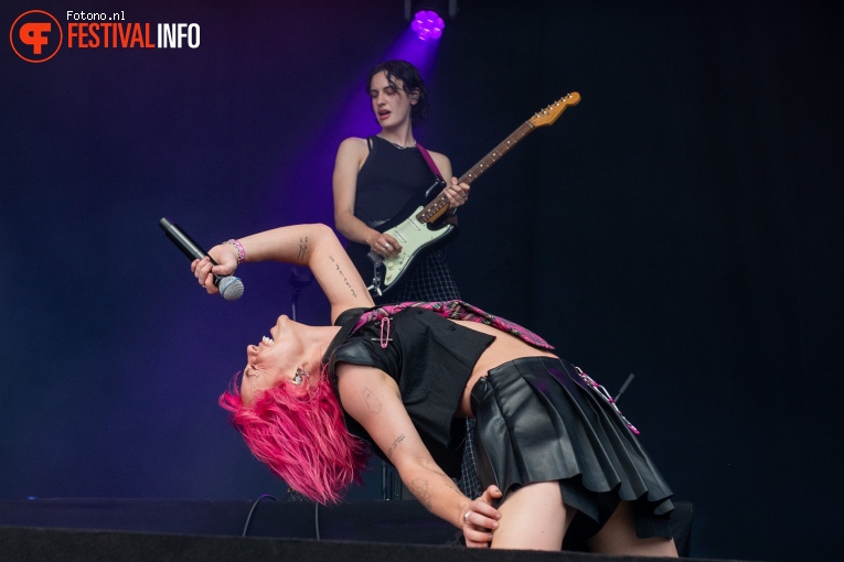 Beth McCarthy op Pinkpop 2024 - Zondag foto