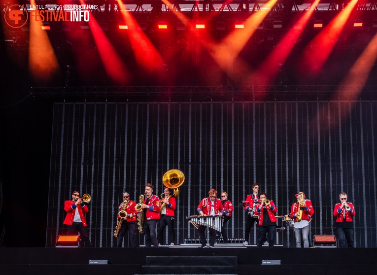 Meute op Pinkpop 2024 - Zondag foto