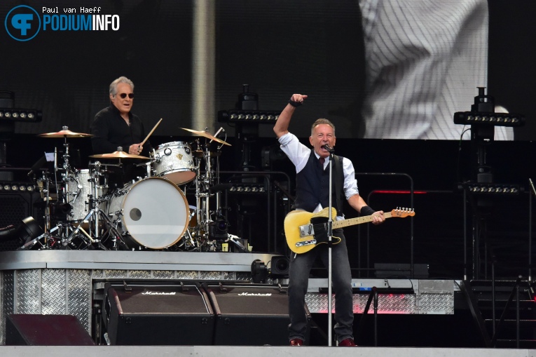 Bruce Springsteen & The E Street Band op Bruce Springsteen & The E Street Band - 27/06 - Goffertpark foto