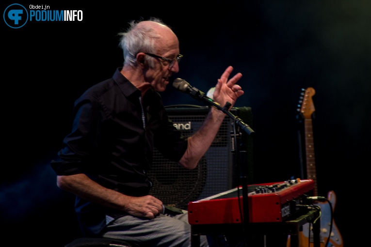 Raymond van het Groenewoud op Raymond van het Groenewoud - 28/06 - Openluchttheater De Goffert foto