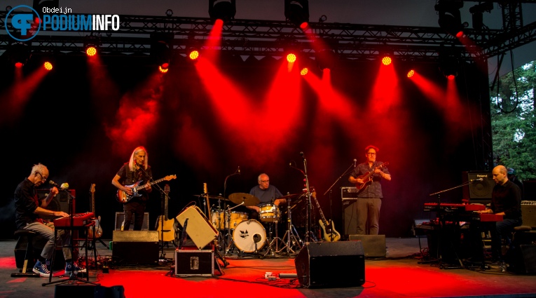 Raymond van het Groenewoud op Raymond van het Groenewoud - 28/06 - Openluchttheater De Goffert foto