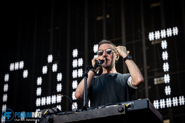 Massive Attack op Massive Attack - 27/06 - Spoorpark foto