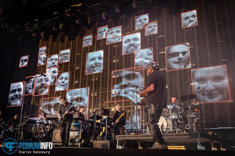 Massive Attack op Massive Attack - 27/06 - Spoorpark foto