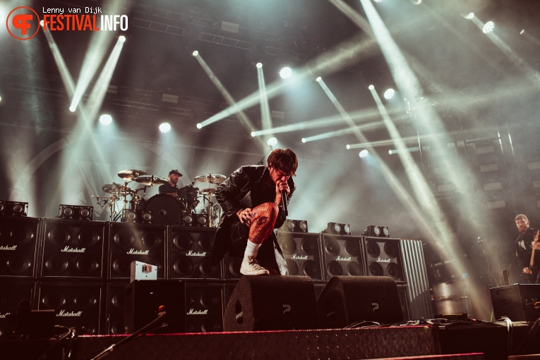 While She Sleeps op Jera On Air 2024 foto