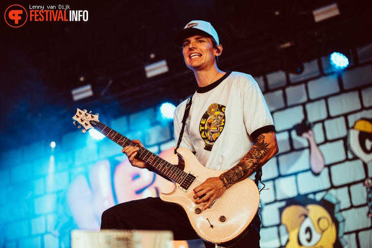 Neck Deep op Jera On Air 2024 foto