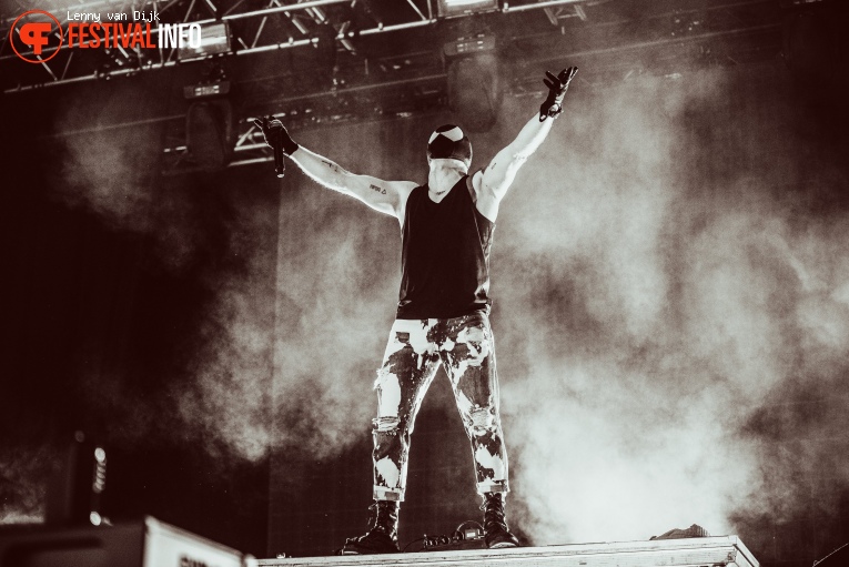 The Bloody Beetroots op Jera On Air 2024 foto