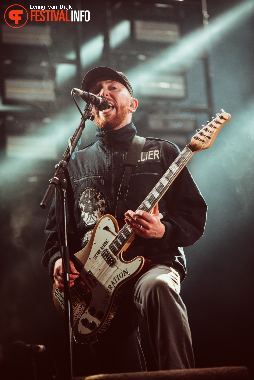 While She Sleeps op Jera On Air 2024 foto