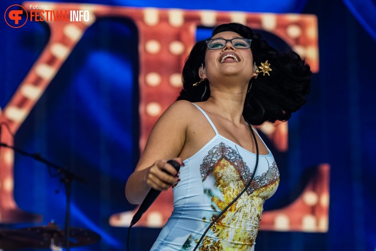 Raye op Down The Rabbit Hole 2024 - Vrijdag foto