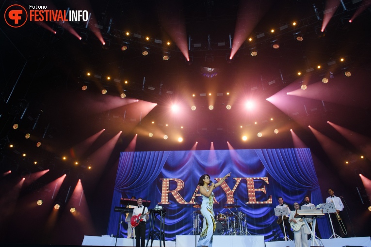 Raye op Down The Rabbit Hole 2024 - Vrijdag foto
