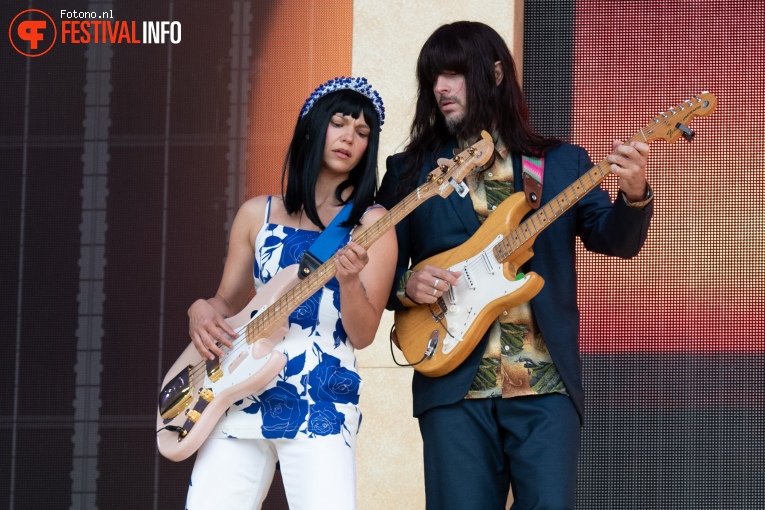Khruangbin op Down The Rabbit Hole 2024 - Zondag foto