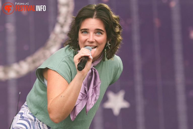 Sammy Rae & The Friends op Down The Rabbit Hole 2024 - Zondag foto