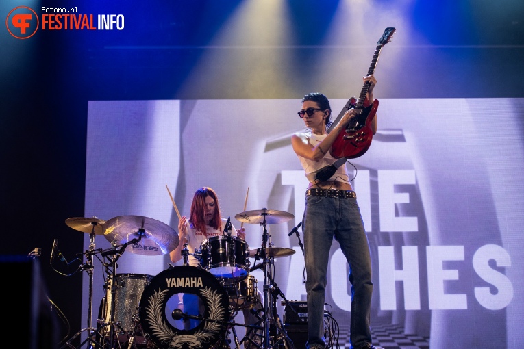 The Beaches op Down The Rabbit Hole 2024 - Zondag foto