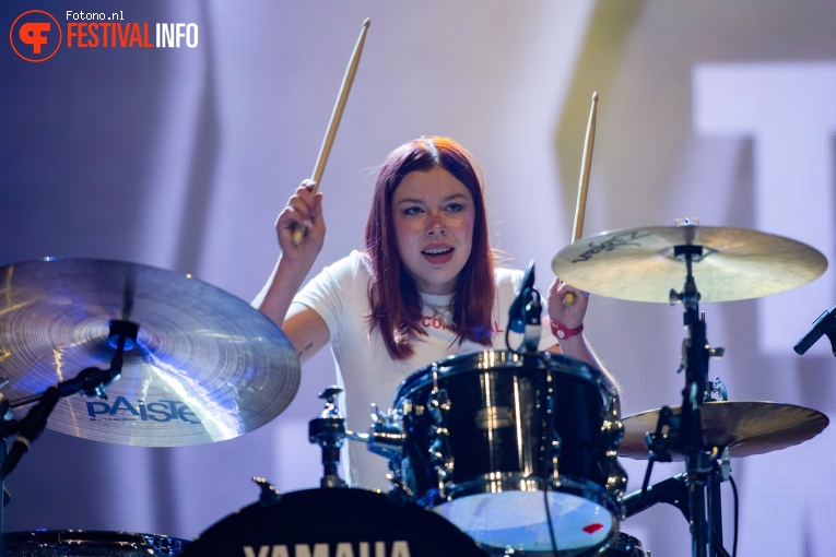 The Beaches op Down The Rabbit Hole 2024 - Zondag foto