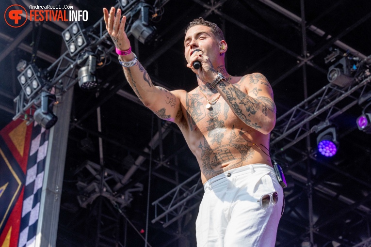 Douwe Bob op Zwarte Cross 2024 -  Donderdag foto