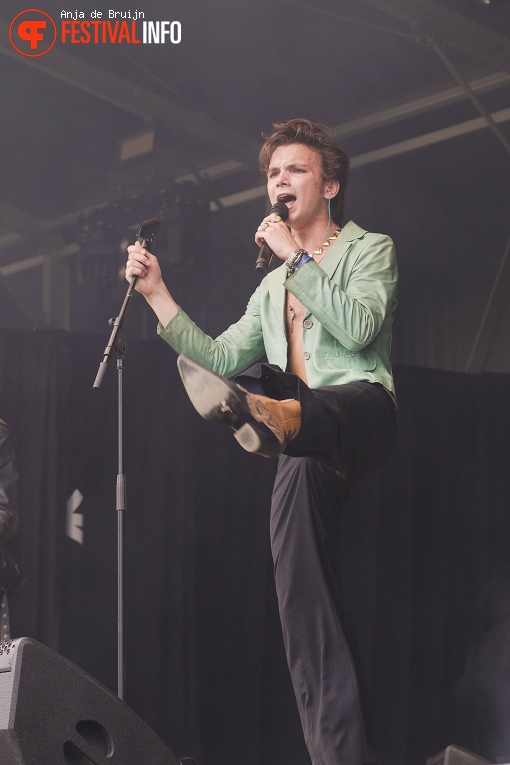 Lenny Monsou op Waterpop 2024 foto