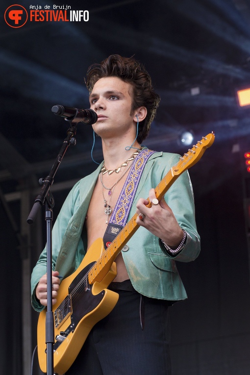 Lenny Monsou op Waterpop 2024 foto
