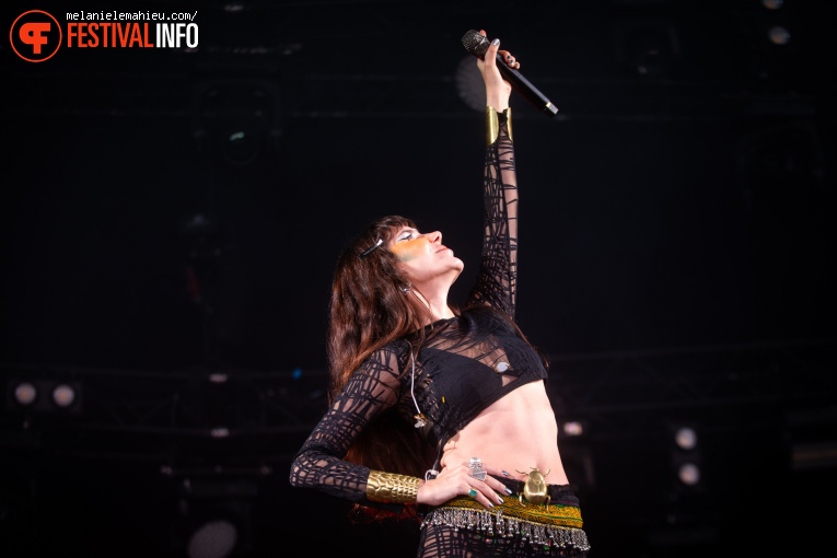 Gaye Su Akyol op Paléo 2024 foto