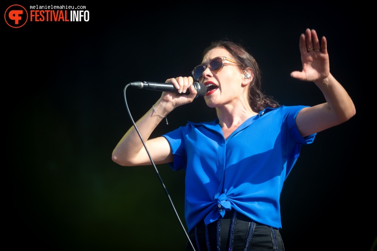 Olivia Ruiz op Paléo 2024 foto