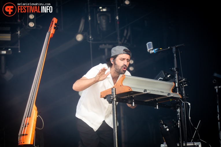 Caravan Palace op Paléo 2024 foto