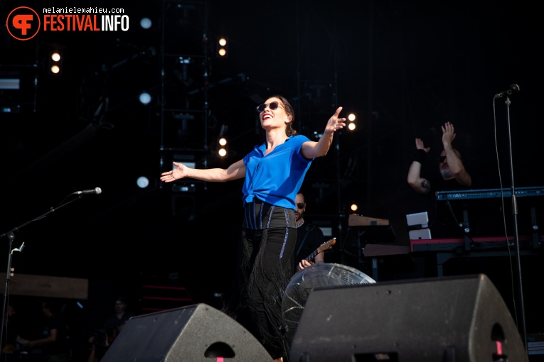Olivia Ruiz op Paléo 2024 foto