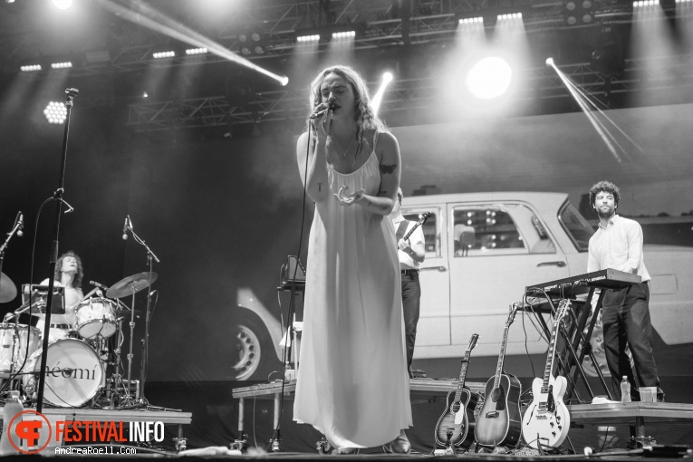 néomí op Sziget 2024 - Donderdag foto