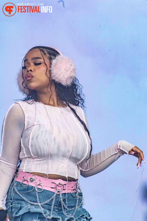 Zoe Wees op Sziget 2024 - Zaterdag foto